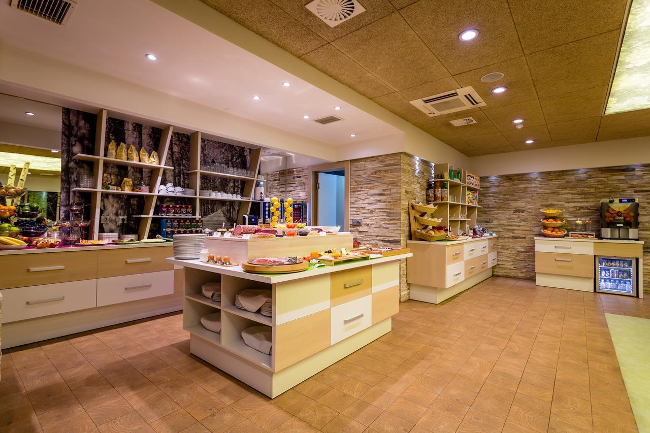 Hotel Colors Inn ซาราเยโว ภายนอก รูปภาพ